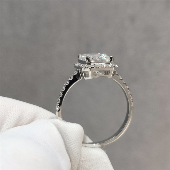 2 carat  emerald cut moissanite engagement ring-  925 sterling silver D-FL - Picture 4 of 4